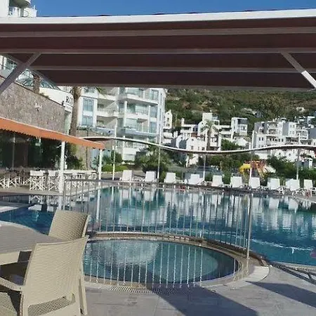 Maira Deluxe Hotel