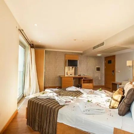 Maira Deluxe 4*